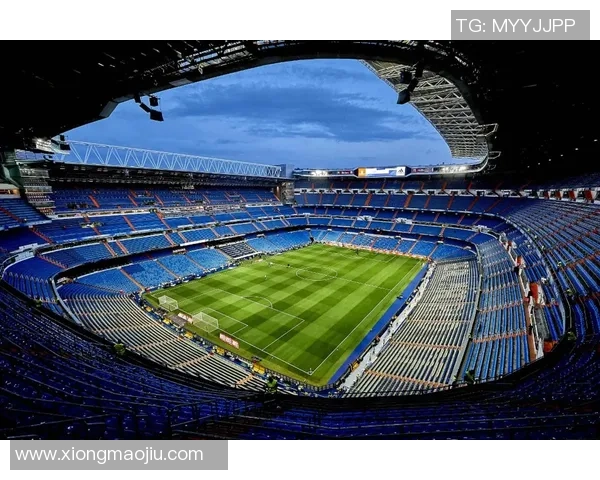 足球三件套解析：明星球员必备装备与球场表现的完美结合