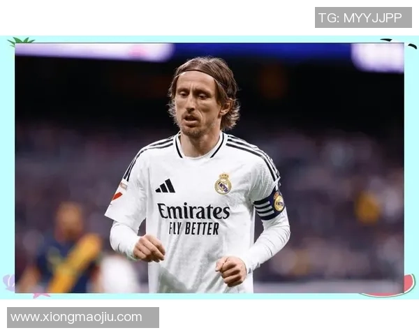 足球传奇谢幕:回顾球星退役背后的故事与未来展望