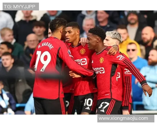 近年来足球巨星风云变幻 新兴与传统巨星齐聚赛场共谱辉煌篇章