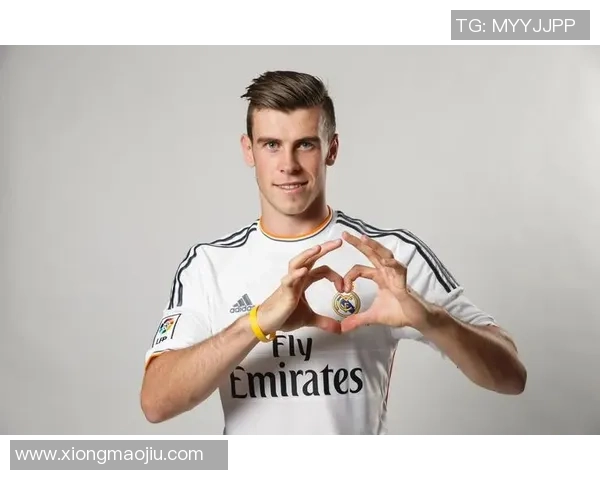 退役足球巨星回顾：辉煌生涯与场外生活的精彩转型